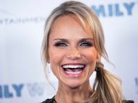 articles/2013/03/27/kristin-chenoweth-on-her-darker-role-in-family-weekend/130325-kristin-chenoweth-oscars-fallon-tease_oqwssc