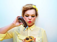 articles/2014/04/15/if-you-re-fat-you-ve-only-got-yourself-to-blame/140415-woolf-health-tease_ssbluz