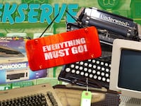 articles/2016/08/23/the-death-of-the-original-apple-store-new-york-s-farewell-to-tekserve/160822-teeman-tekserve-closing-tease_j0t0r6