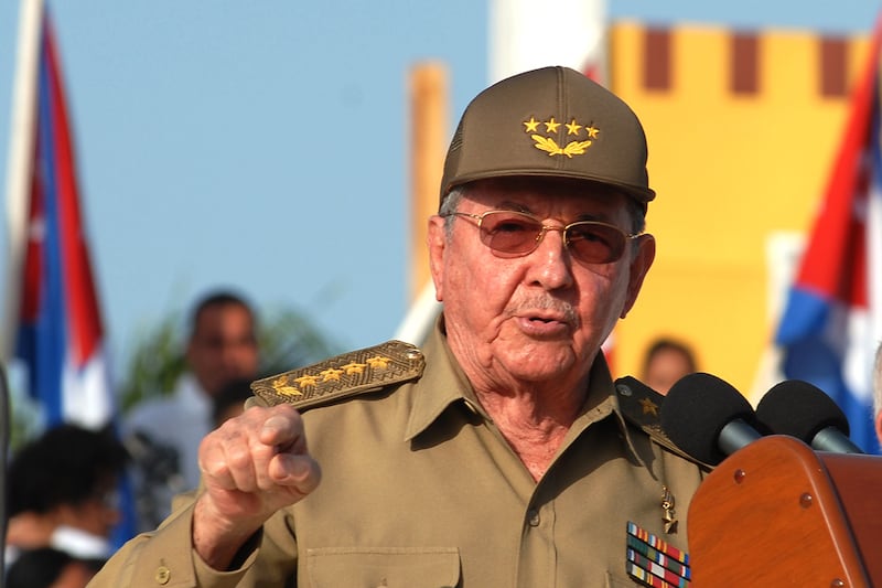 articles/2012/10/26/no-country-for-old-dictators/margolis-raul-castro-tease_appjgy