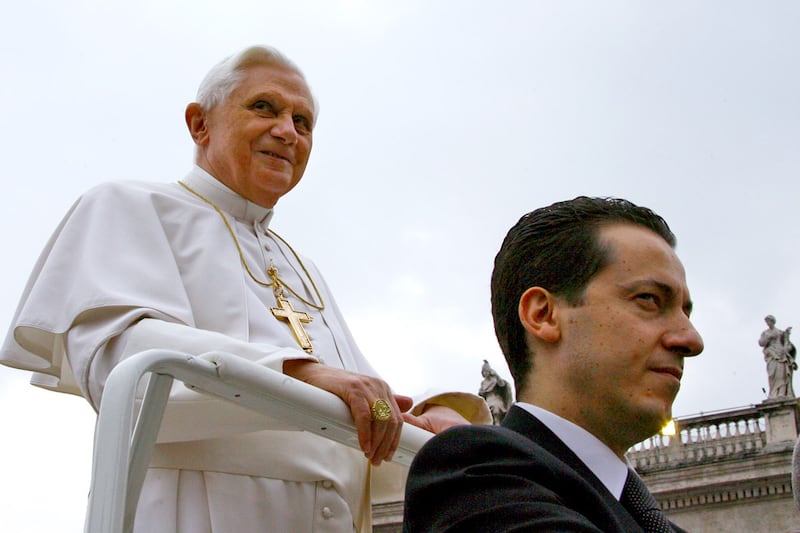 articles/2012/09/28/vatileaks-trial-of-pope-s-butler-cloaked-in-secrecy/vatileaks-preview-nadeau-tease_euhdk0