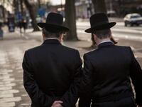 articles/2015/05/29/london-rabbis-run-women-off-the-road/150529-strochlic-london-tease_cro7bd