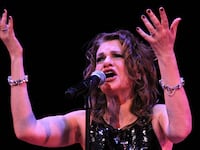 articles/2011/08/09/sandra-bernhard-at-redcat-i-love-being-me-don-t-you/sandra-bernhard-romano_jv4zjy
