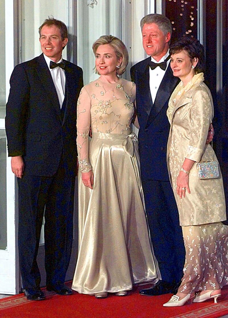 galleries/2011/01/19/the-first-ladies-of-state-dinners/state-dinners---clinton-2_mbv1eu