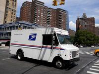 2020-08-21T165329Z_1721357671_RC2GII90NUS1_RTRMADP_3_USA-ELECTION-POST-OFFICE_eufazv