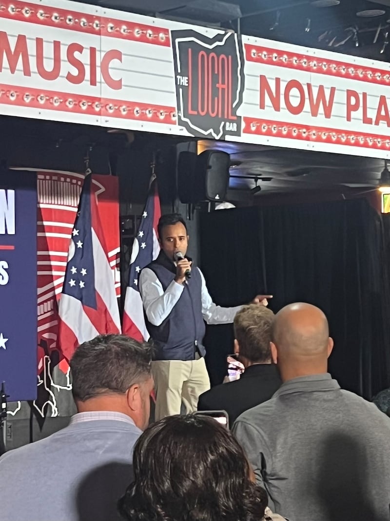Vivek Ramaswamy speaking at The Local Bar