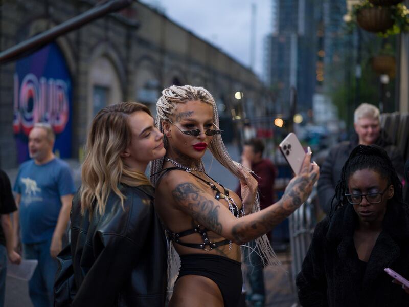 230213-cara-delevigine-show-embed-3_uj9xrb