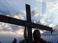 articles/2012/07/22/colorado-shooter-james-holmes-family-history-goes-back-to-the-mayflower/aurora-holmes-grand-parents-daly_kf6r6y