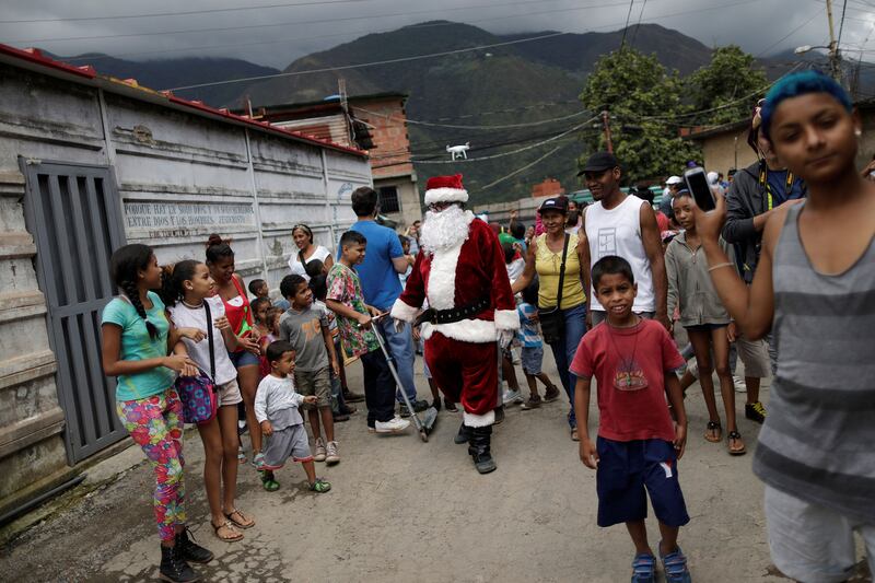 galleries/2016/12/25/santa-clauses-around-the-world/161221-santas-around-world-06_uairhm