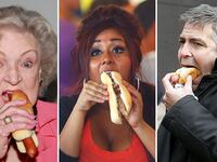 galleries/2012/07/05/justin-bieber-beyonce-more-celebrities-eating-hot-dogs-photos/celebs-eating-hotdogs-teaser_wwueaj