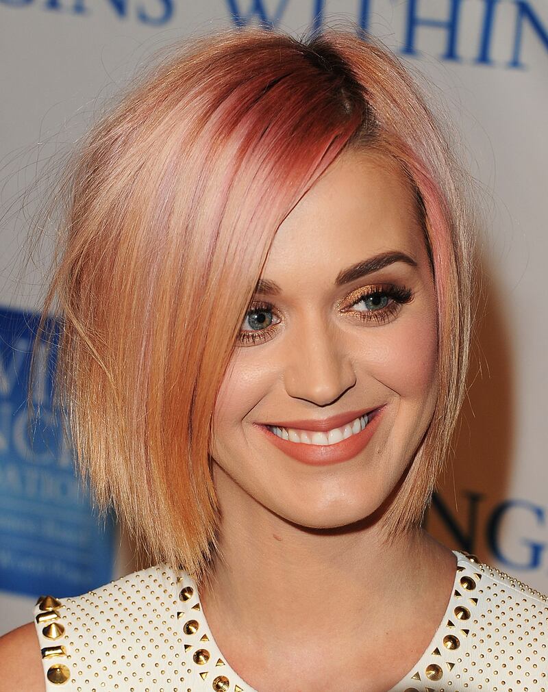 galleries/2012/10/04/nicki-minaj-britney-spears-more-the-curse-of-pink-hair-photos/perry-pink-hair_ykz4x5