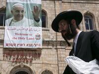 articles/2014/05/23/the-pope-s-risky-trip-to-the-holy-land/140522-pope-jerusalem-nadeau-tease_yfuusy