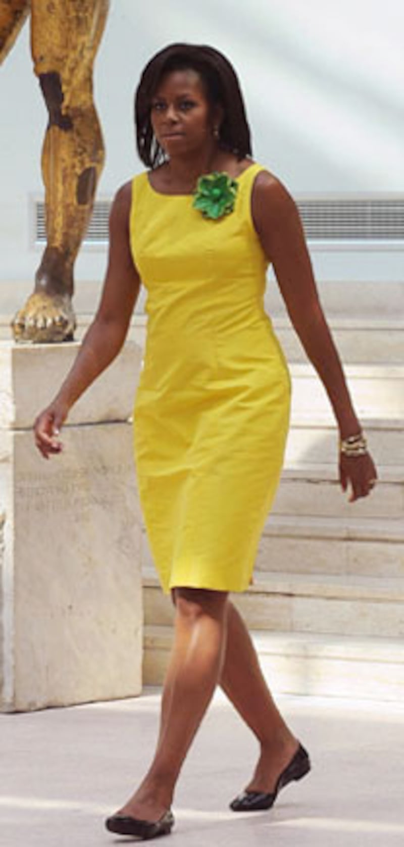 galleries/2010/05/07/first-lady-fashion/mobama-fashion---3_n9zgpx