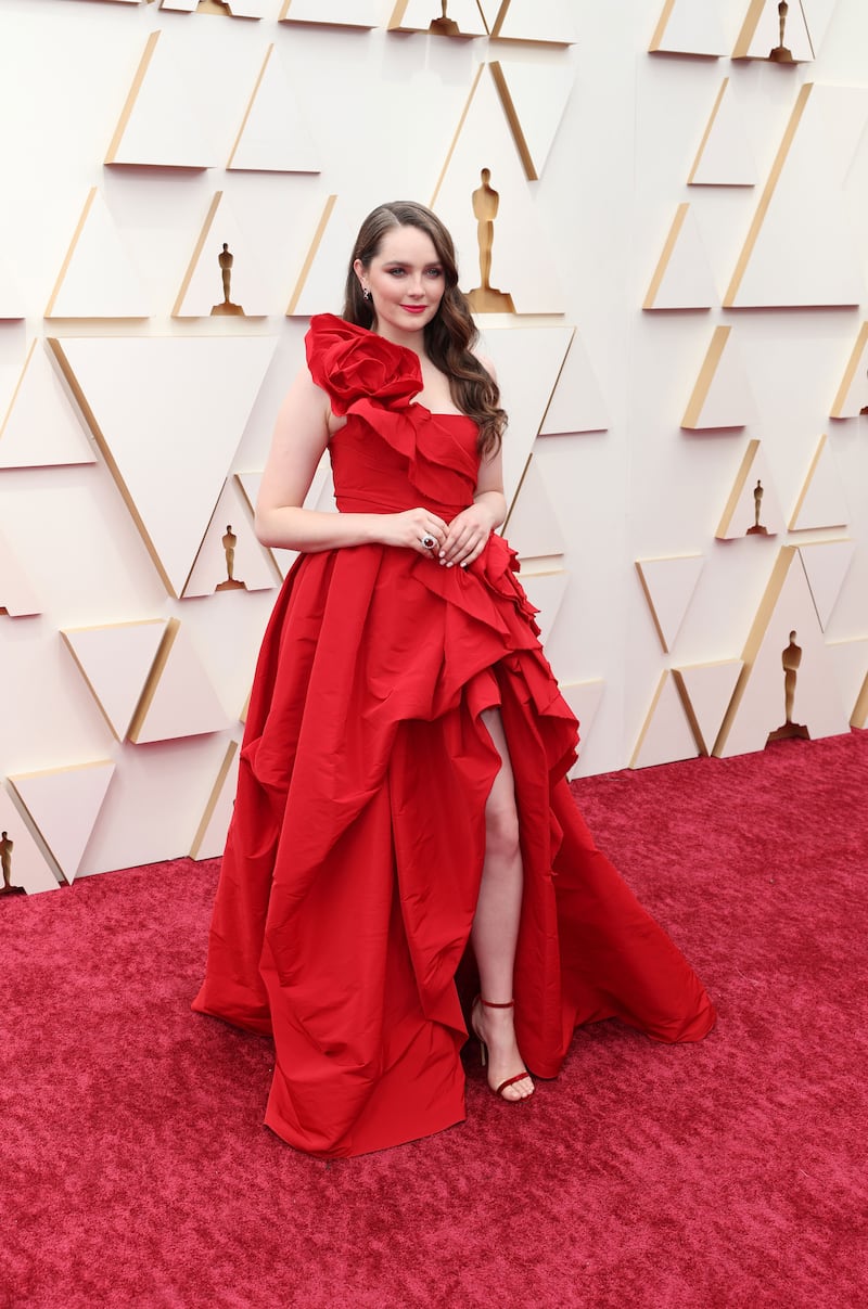 220327-oscars-red-carpet-Amy-Forsyth-_e6ryum
