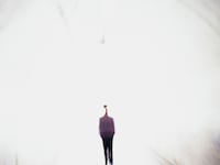 articles/2014/08/11/knocking-on-heaven-s-door-true-stories-of-unexplained-uncanny-experiences-at-the-hour-of-death/140808-pearson-heaven-tease_x9gazz