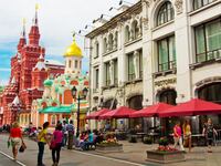 180914-nemtsova-hippiest-moscow-hero_tx2epc