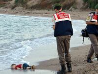 articles/2015/08/31/you-might-as-well-ignore-photos-of-dead-refugee-babies-on-africa-s-shores/150902-dickey-migrant-child-tease_xhxj60