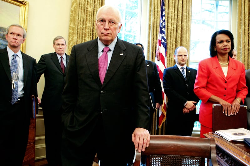 articles/2013/01/22/r-j-cutler-the-world-according-to-dick-cheney-director-on-meeting-cheney/130121-world-according-to-cheney-director-stern-embed2_pxn1va