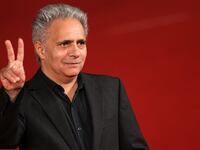 articles/2014/11/06/a-novel-about-a-novelist-like-naipaul/141106-platt-Hanif-Kureishi_twpo9g