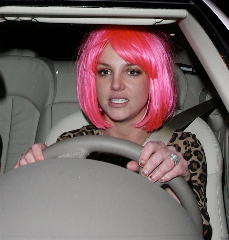 galleries/2012/10/04/nicki-minaj-britney-spears-more-the-curse-of-pink-hair-photos/spears-pink-hair_okapoj