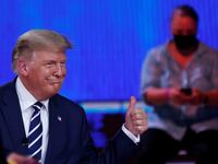 2020-10-16T005548Z_478204970_RC2CJJ9INLRK_RTRMADP_3_USA-ELECTION-TRUMP_erwl4u