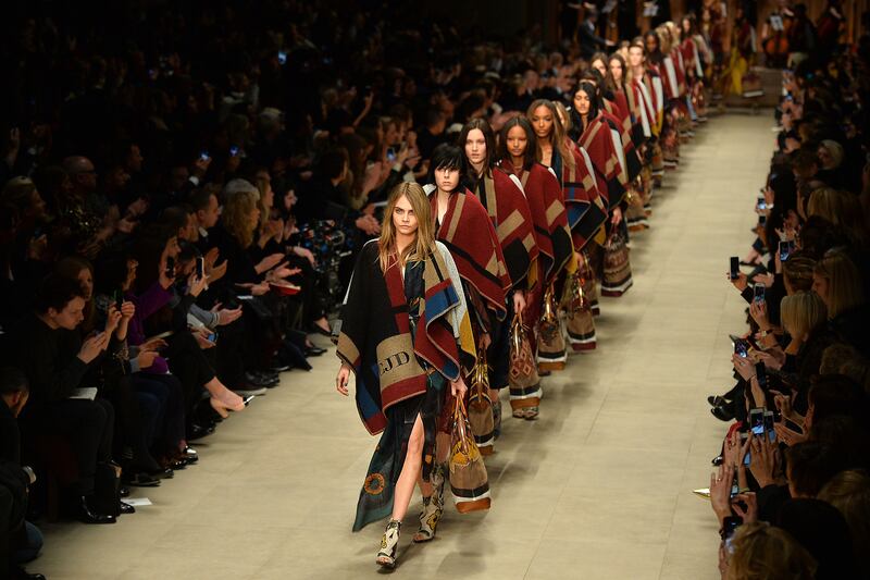 articles/2014/02/17/art-takes-the-runway-at-burberry-prorsum-fall-winter-2014-london-fashion-week/140217-foreman-burberry_jmuadq