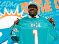 articles/2016/04/29/no-laremy-tunsil-doesn-t-have-a-character-problem/160429-barra-tunsil-tease_vu3cwe