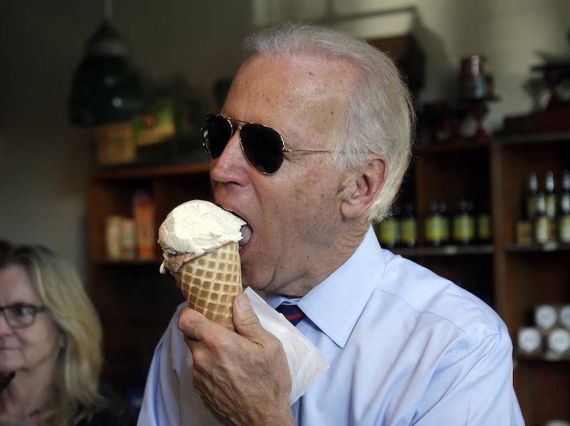 galleries/2014/10/09/politicians-eating-ice-cream-photos/141009-ice-cream-politicians-01_guaoat