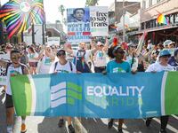 2023-03-26T020623Z_1981503969_RC2910AWU7IA_RTRMADP_3_USA-LGBT-PRIDE-FLORIDA_uo72u2