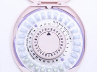 articles/2015/06/15/an-over-the-counter-pill-isn-t-safe/150614-watts-birth-control-tease_hwinku