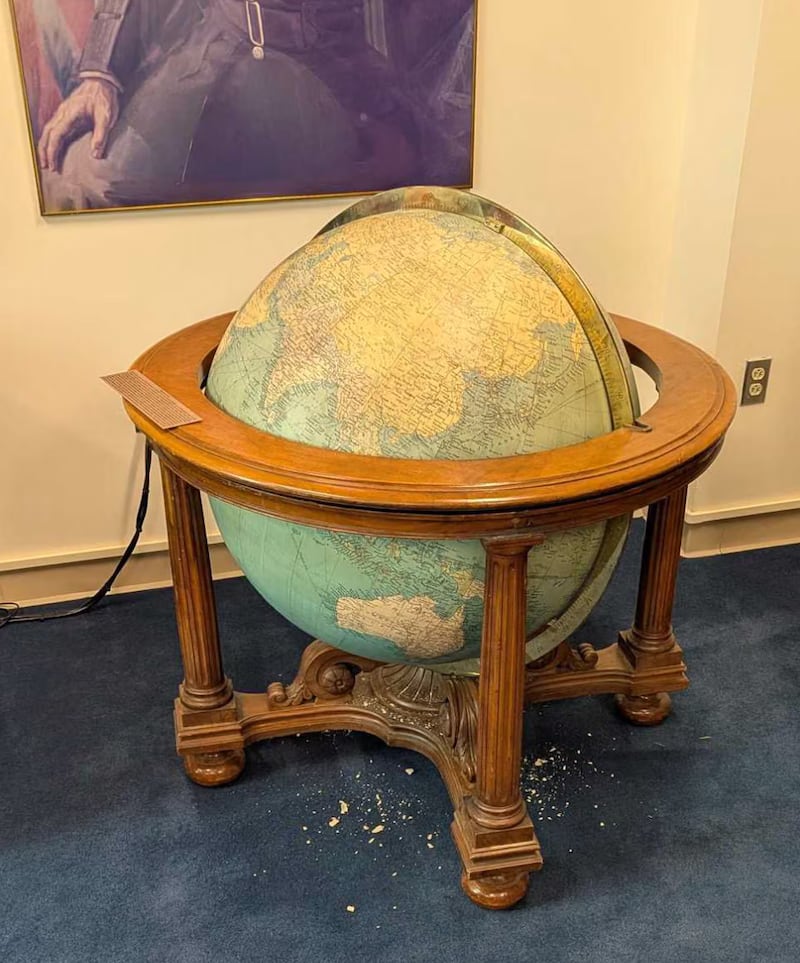Globe destruction