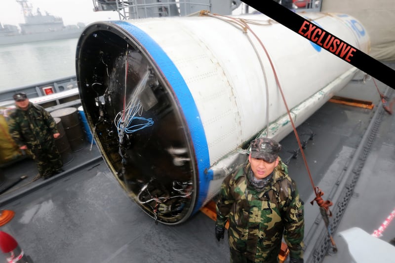 articles/2013/04/15/exclusive-u-s-recovered-north-korean-rocket-head/130414-Lake-North-Korea-Satellite-tease_dxpqt2