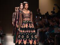 articles/2013/10/01/valentino-s-royal-court/131001-valentino-tease_rlant7