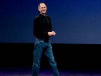articles/2011/10/06/steve-jobs-timeless-geek-chic-faded-jeans-and-a-mock-turtleneck/steve-jobs-fashion-givhan_roq5d4