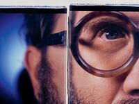 galleries/2014/12/15/the-many-faces-of-chuck-close-photographer-photos/141212-tdb-chuck-close-tease_bvg92m