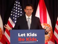 2023-05-17T161742Z_105605721_RC2D01AODGLH_RTRMADP_3_USA-FLORIDA-EDUCATION_ioaztv