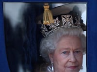 articles/2016/11/24/what-will-happen-when-the-queen-hosts-donald-trump/161123-sykes-trump-queen-tease_mxugpb