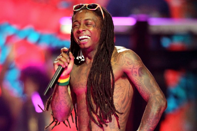 articles/2013/03/18/rapper-lil-wayne-and-his-struggle-with-sizzurp-drank/130317-lil-wayne-samuels-tease_e4zuuu