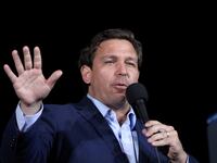 2021-05-06T134511Z_776244570_RC2DAN9HXH2K_RTRMADP_3_USA-POLITICS-FLORIDA_nx0xvq