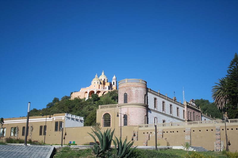 articles/2016/12/04/mexico-is-hiding-the-world-s-largest-pyramid/161203-oconnor-Cholula-embed-1_nqdvpj