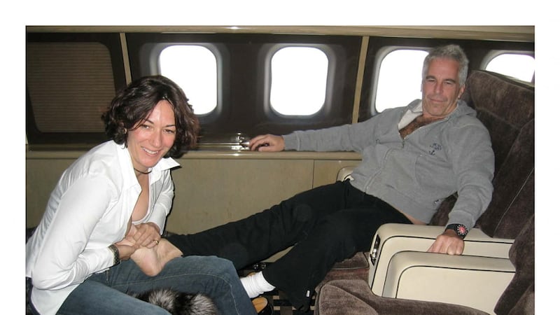 2021-12-09T212026Z_1189661610_RC23BR9Y877R_RTRMADP_3_PEOPLE-GHISLAINE-MAXWELL_oc6ck3