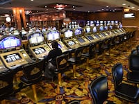 articles/2014/12/08/i-watched-a-casino-kill-itself-the-awful-last-nights-of-atlantic-city-s-taj-mahal/141207-nuzzi-casino-tease_t0ar3b