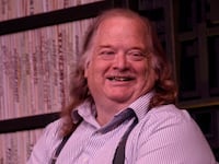 Jonathan_Gold_16211971118_riytyg