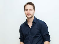 170915-stern-taylor-kitsch-hero_gkp6b7