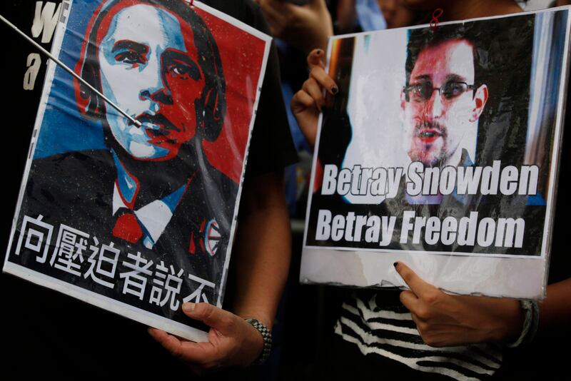 articles/2013/06/27/capitol-hill-to-moscow-give-edward-snowden-back-to-the-u-s-or-else/130626-rogin-snowden-tease_wacfkr