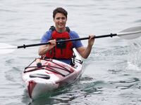 170505-trudeau-paddles-parents_fruw6h