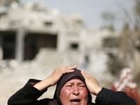 articles/2015/06/25/on-the-ground-in-incredible-shrinking-gaza/150624-rosenfeld-gaza-tease_ebmv9b
