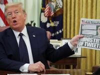 2020-05-28T200609Z_1207572456_RC2WXG9KEID8_RTRMADP_3_USA-TRUMP-EXECUTIVE-ORDER_pp6lto