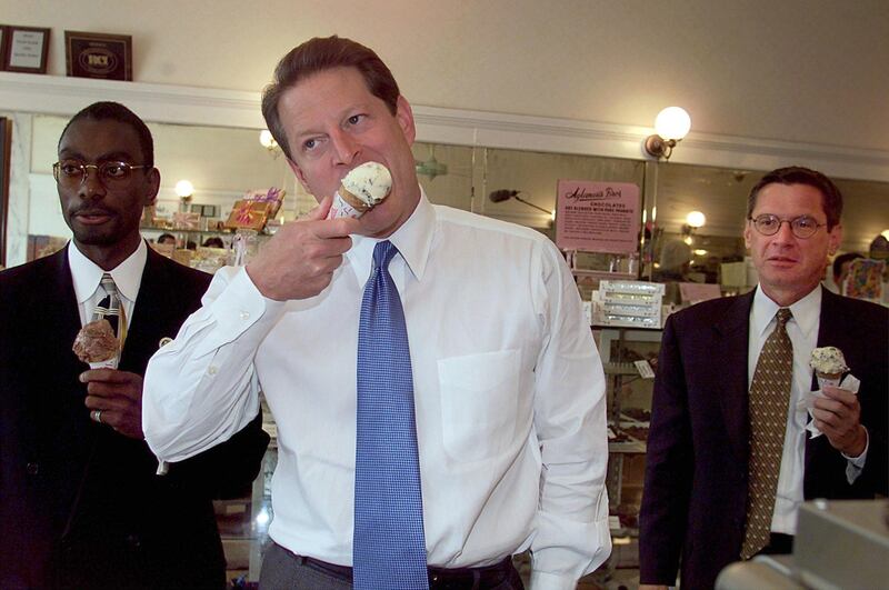galleries/2014/10/09/politicians-eating-ice-cream-photos/141009-ice-cream-politicians-06_hm3x8w