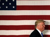 articles/2016/05/25/trump-taps-tinseltown-for-cash/160525-swin-trump-tease_pfnblm